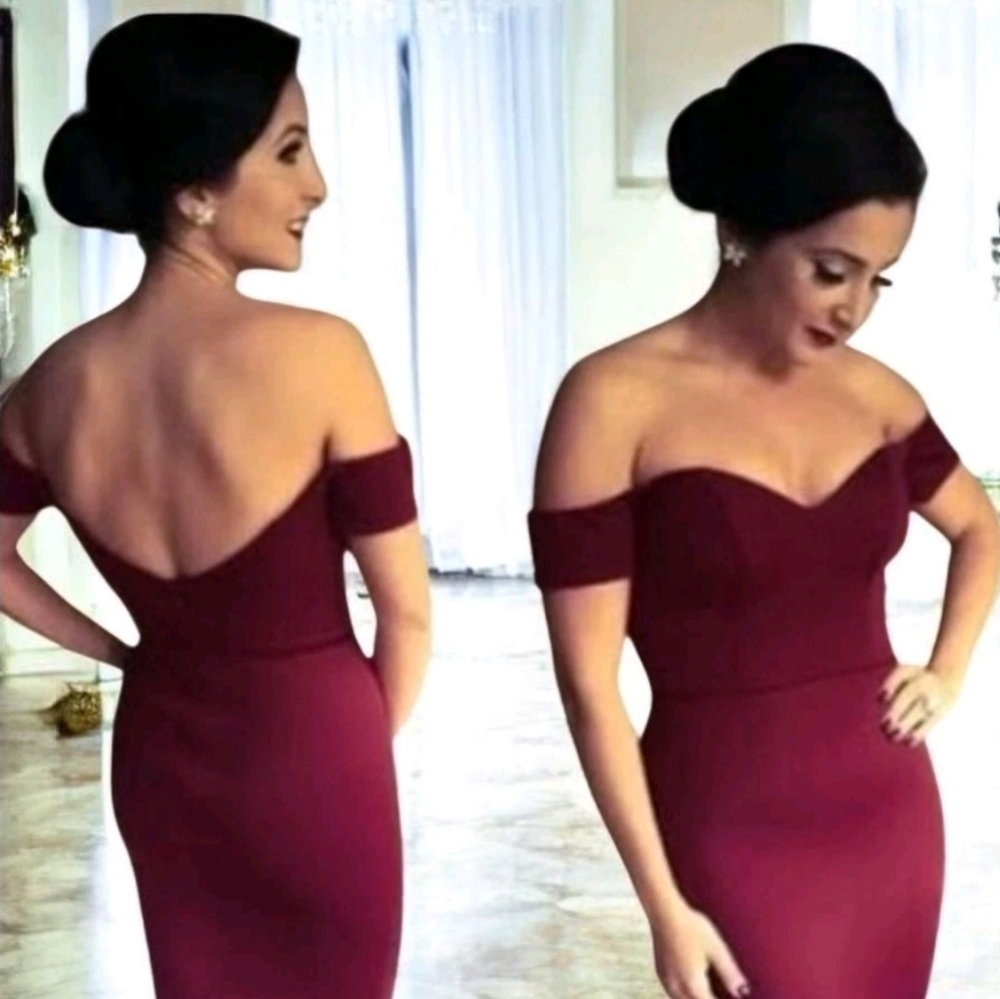 Burgundy Off-the-Shoulder Mermaid Maxi Dress - Medium